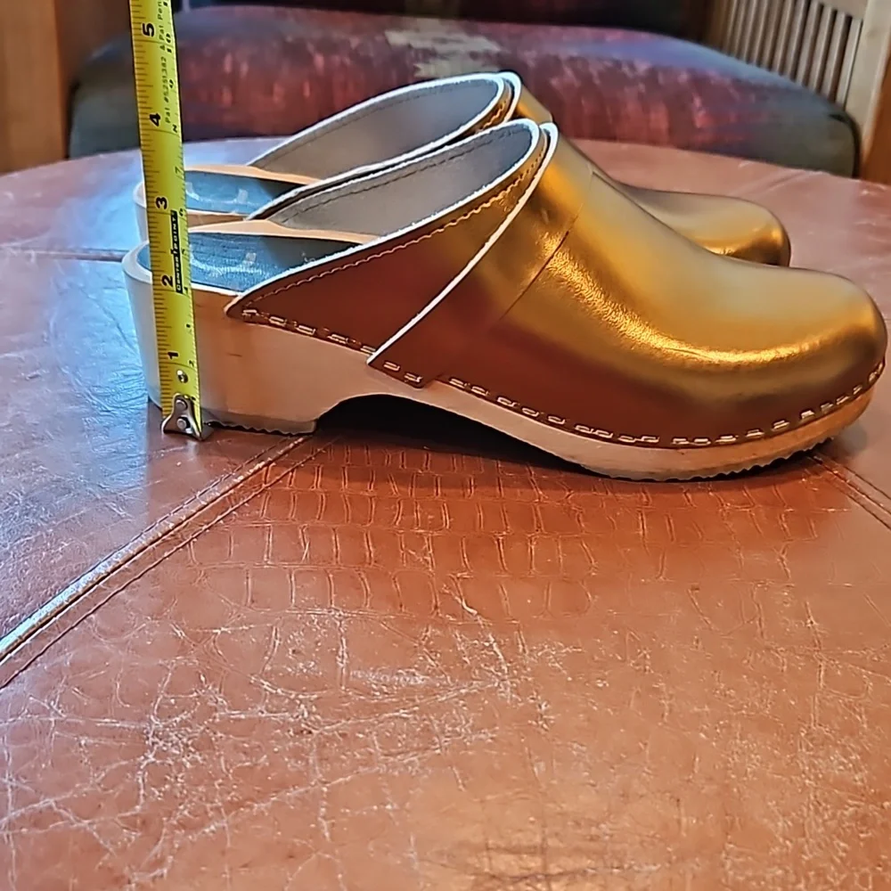 Clogs - Picture 3 of 7